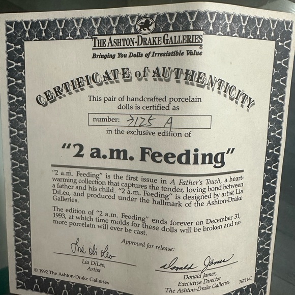 Ashton Drake "2am Feeding" Dad and Baby Doll 1993 with Authenticity Certificate - Picture 5 of 5